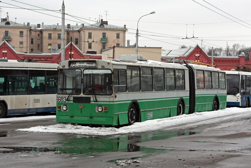 ЗИУ-10 троллейбус