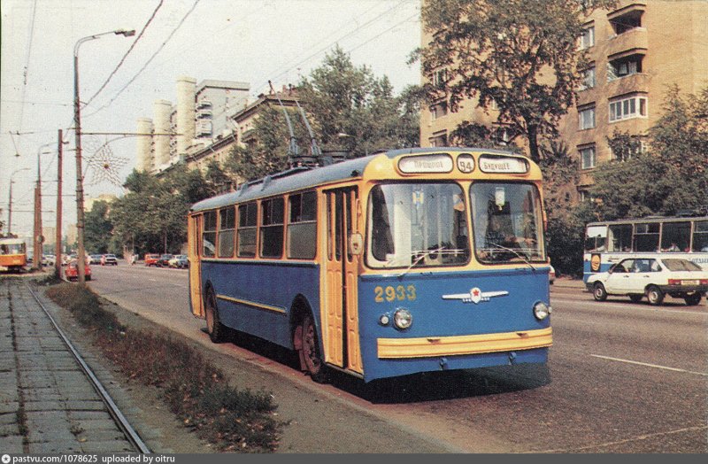 Старый троллейбус ЗИУ