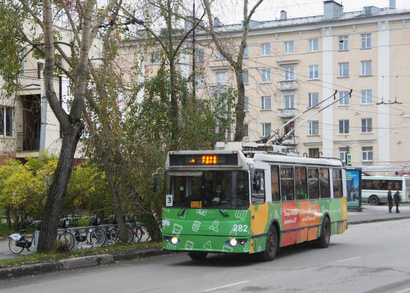 Мурманский троллейбус ЗИУ 682г
