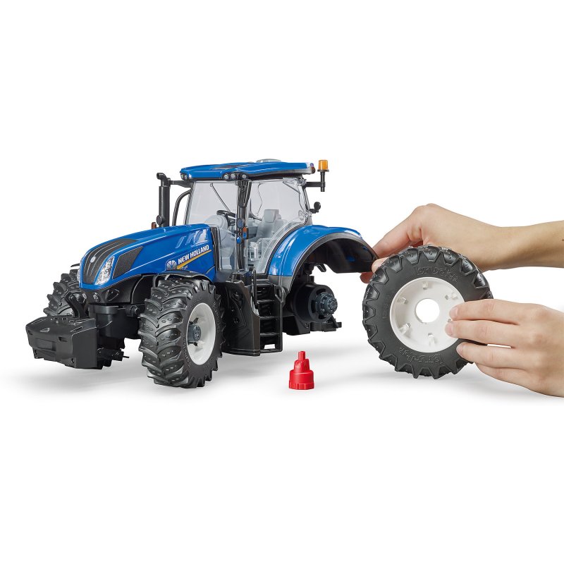 Трактор Bruder New Holland