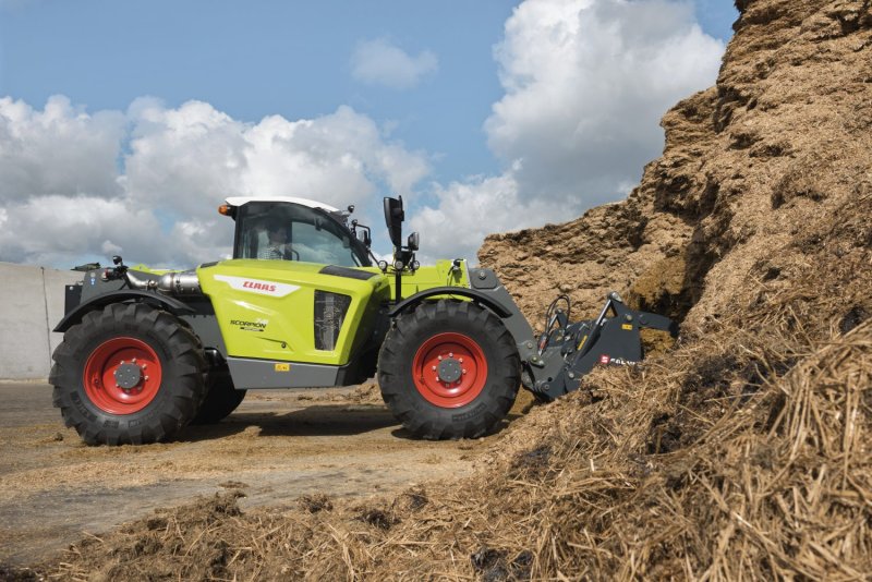 Телескопический погрузчик CLAAS Scorpion 6030