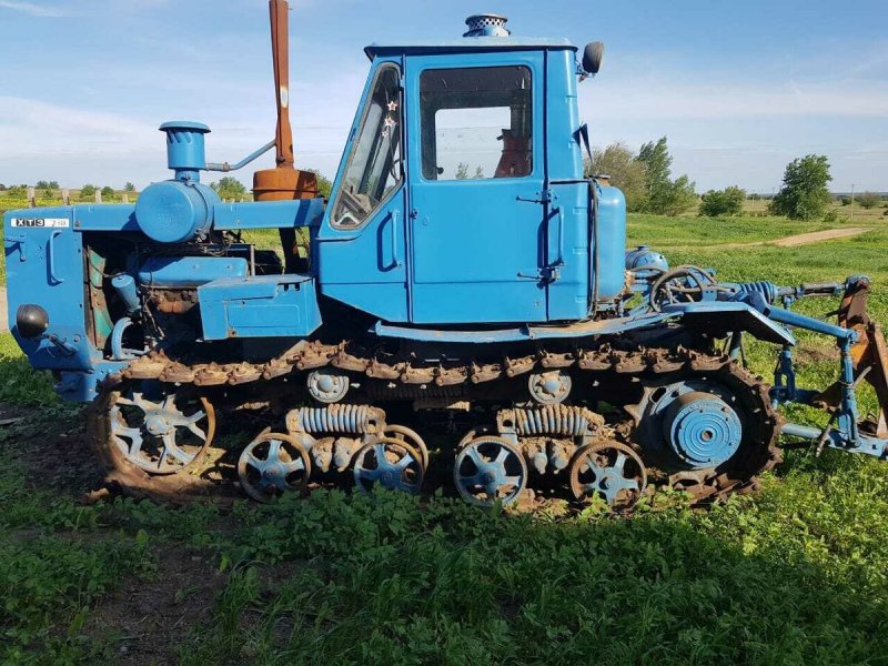 ХТЗ Т-150 гусеничный