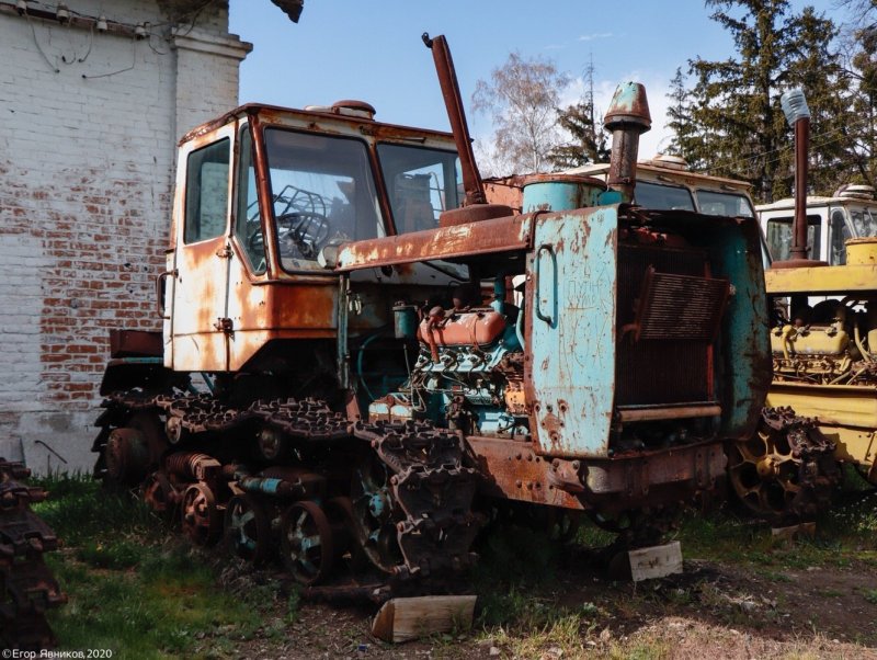 ХТЗ Т-150 гусеничный