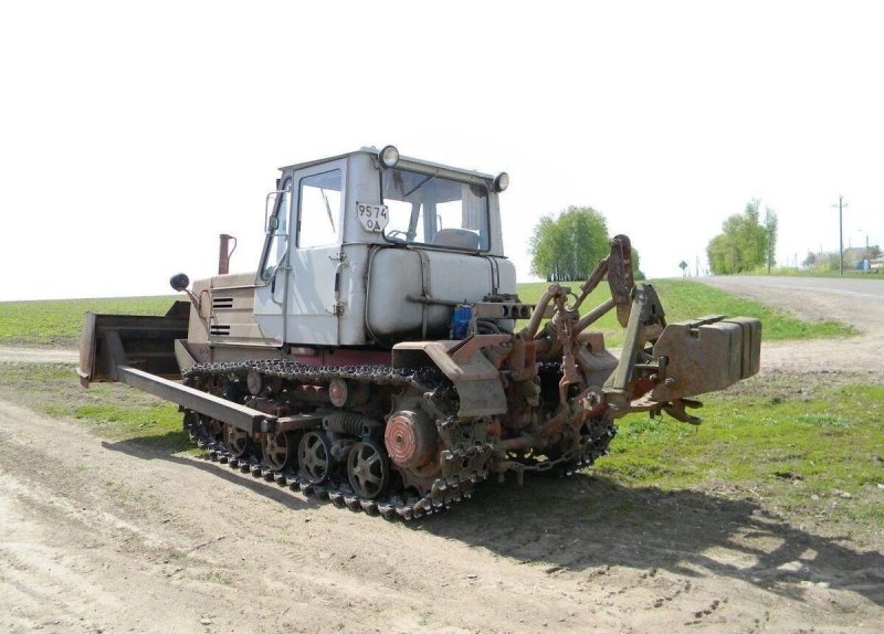 T150 гусеничный трактор