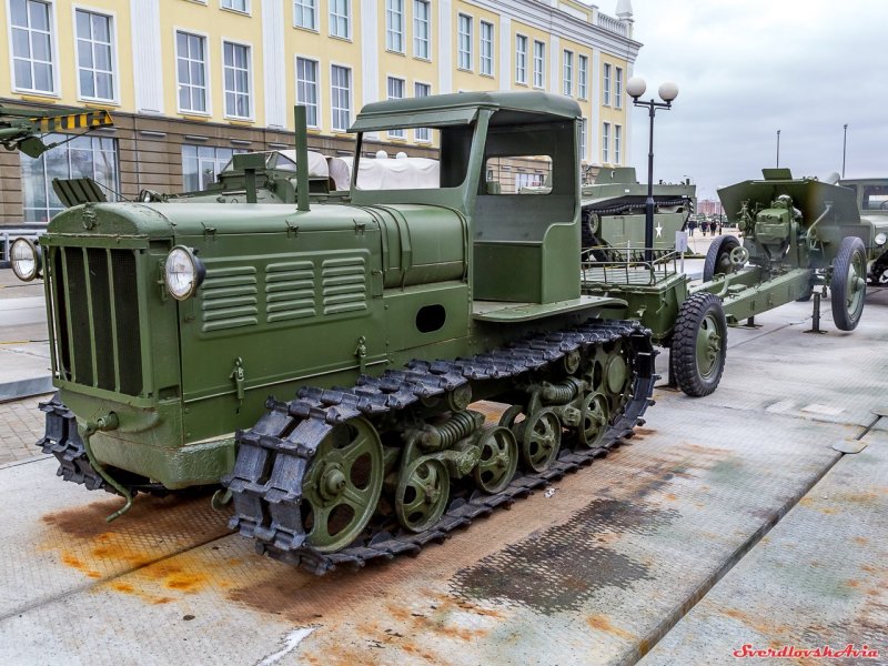 Гусеничным трактором СТЗ-3.