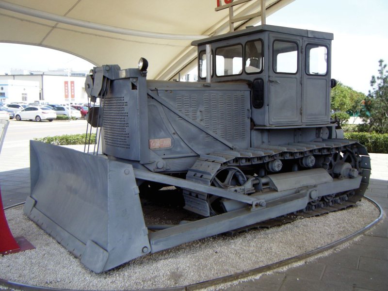 Сталинец-80 трактор бульдозер