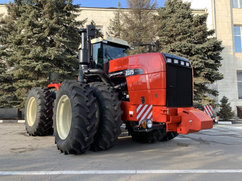 Трактор Ростсельмаш 2375