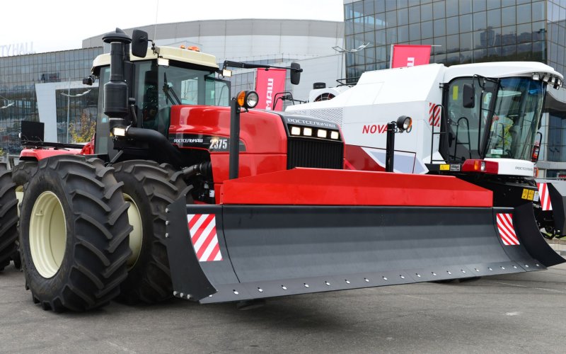 Трактор Buhler 2375