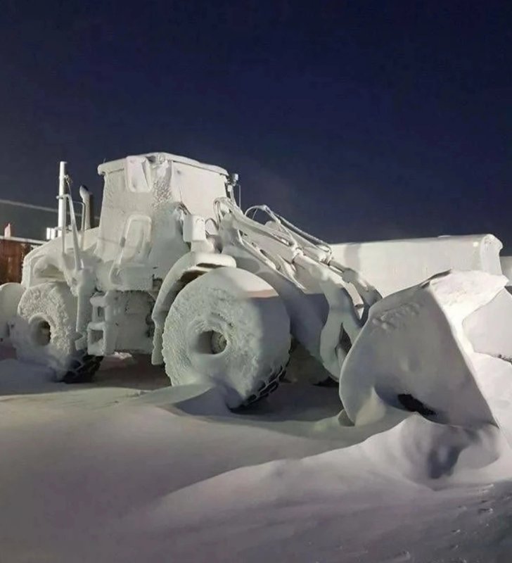 Трактор снег