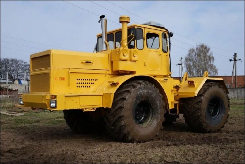 Трактор k-700 Кировец