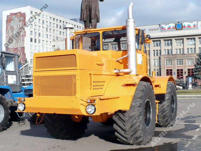 К701 Кировец трактор