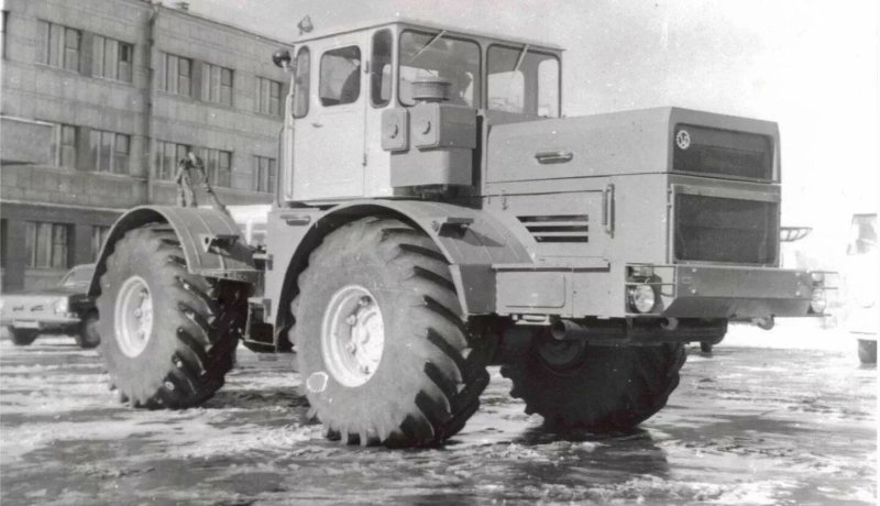 Трактор колесный Кировец к 700а