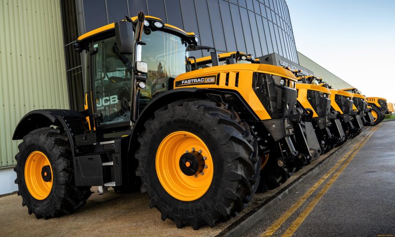 Трактор JCB Fastrac 8290