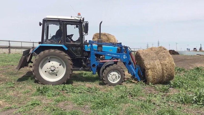 Трактор МТЗ 82.1 С вилами