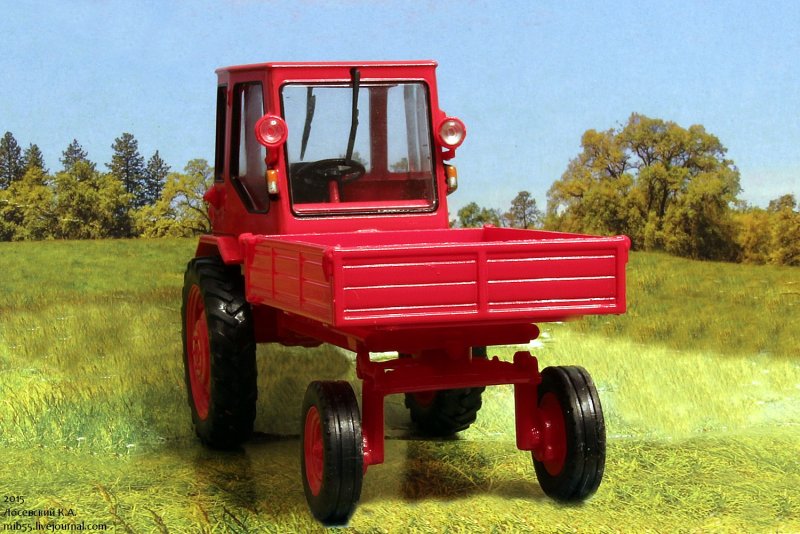 Трактор шассик т-16