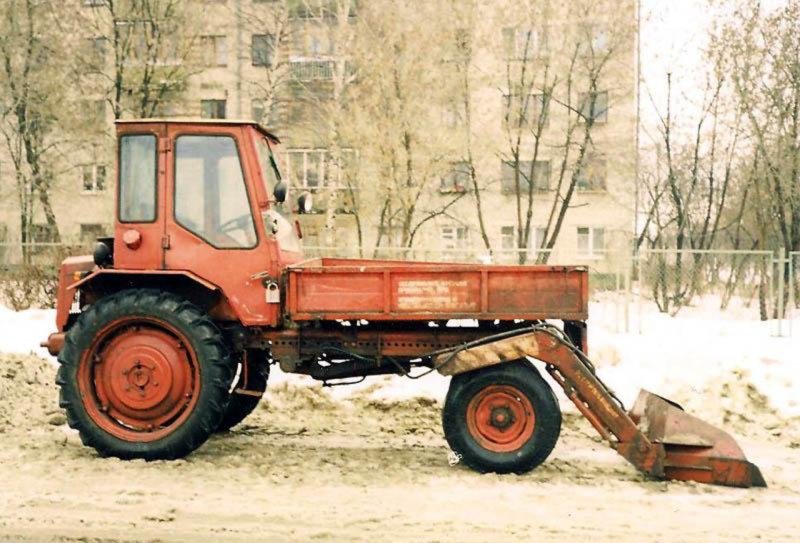 Трактор шассик т-16