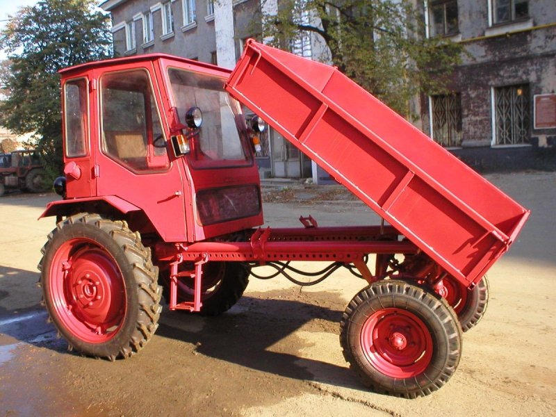 Трактор шасси т-16
