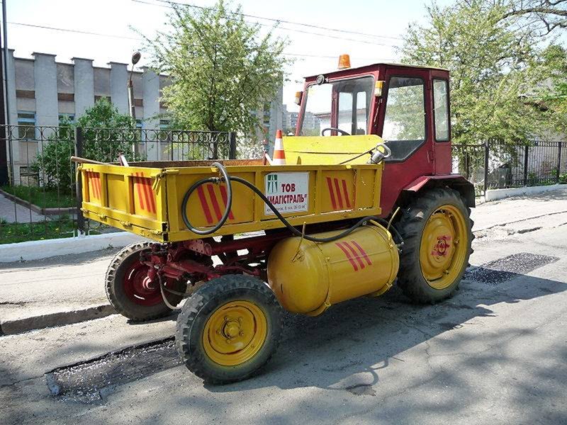Трактор попрошайка т-16