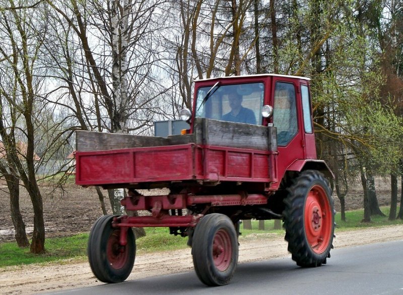 Трактор шасси т-16