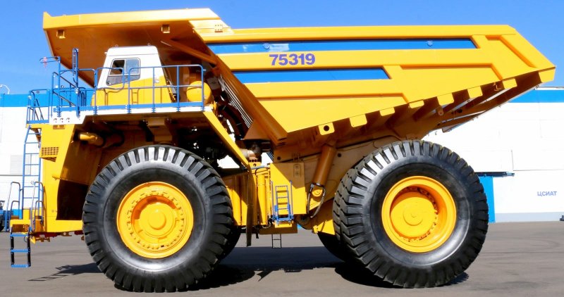 БЕЛАЗ 75319