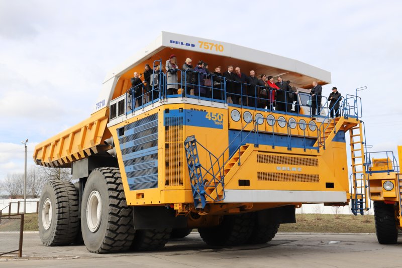 БЕЛАЗ 7518