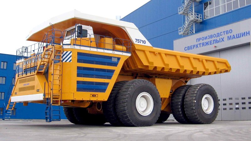 Самый большой самосвал в мире БЕЛАЗ-75710