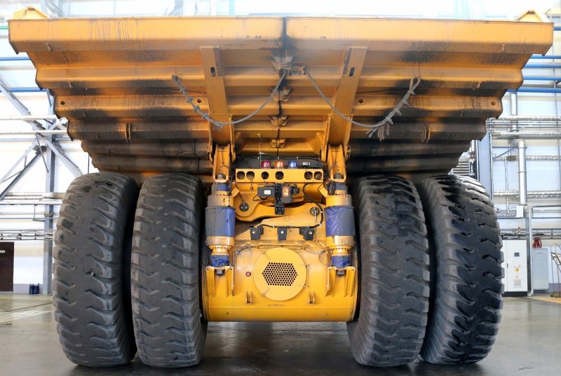 БЕЛАЗ 7513r