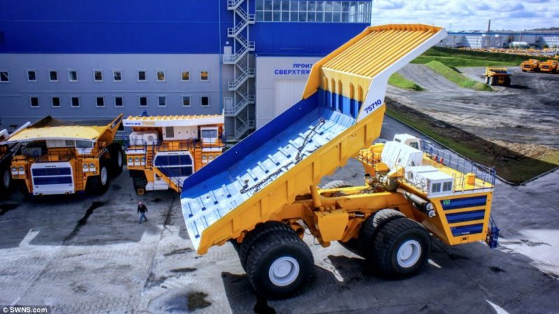 БЕЛАЗ-75710 самосвал