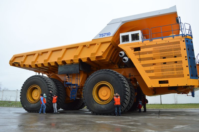 БЕЛАЗ 75510