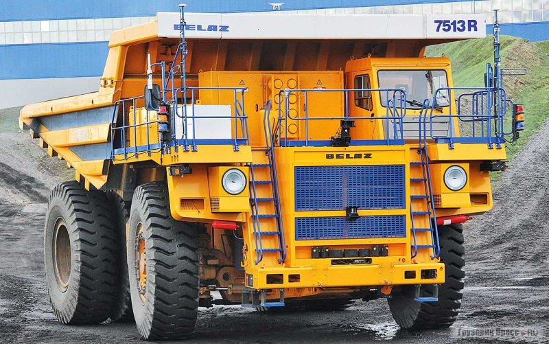 Автосамосвалов БЕЛАЗ-7513