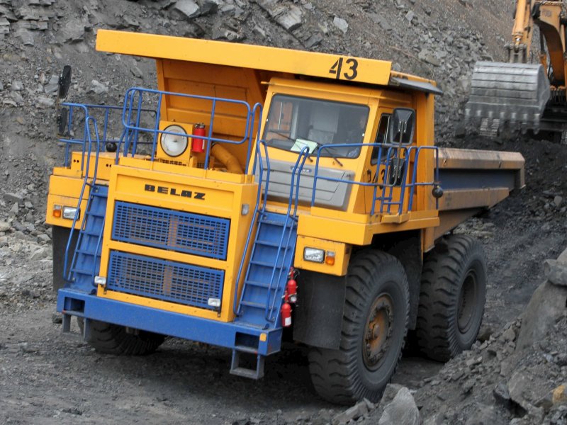 Карьерный самосвал БЕЛАЗ-7555в