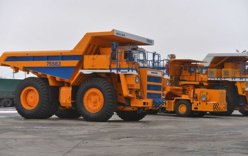 БЕЛАЗ 75800