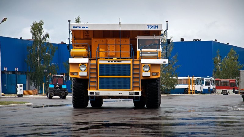 Карьерный самосвал БЕЛАЗ-75131