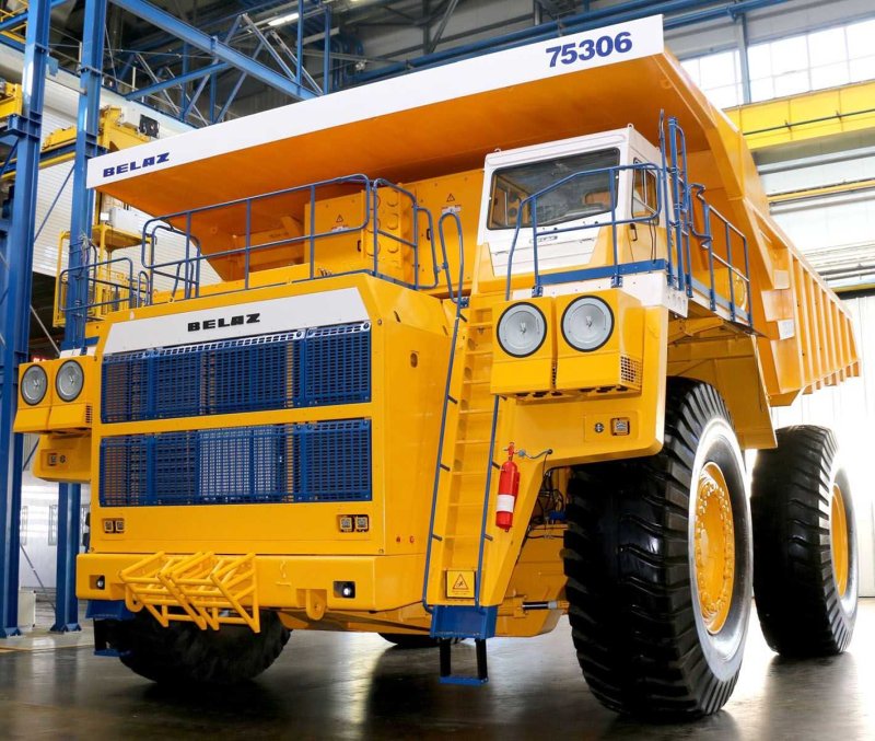 БЕЛАЗ-75710 самосвал