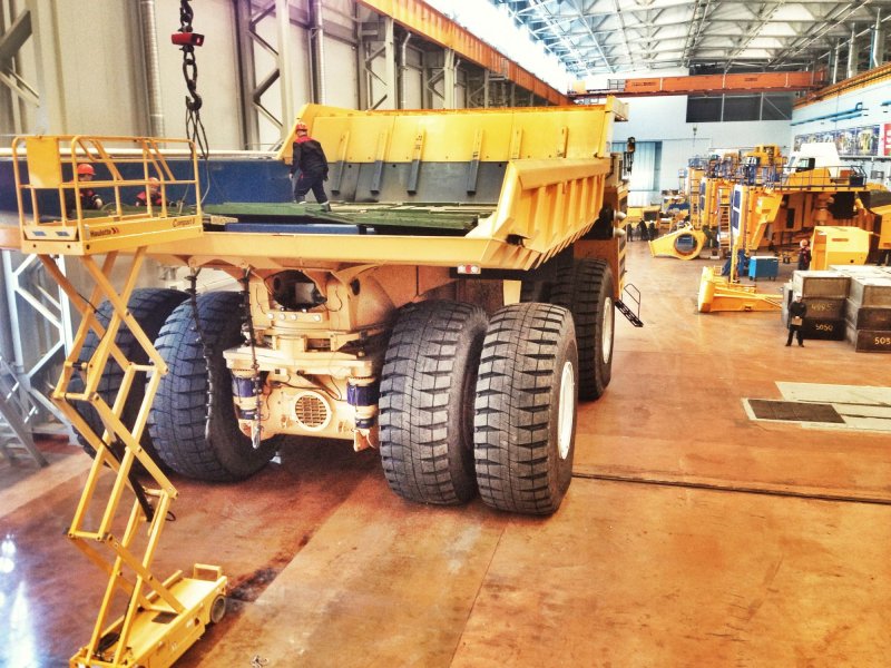 БЕЛАЗ-75710 подвеска