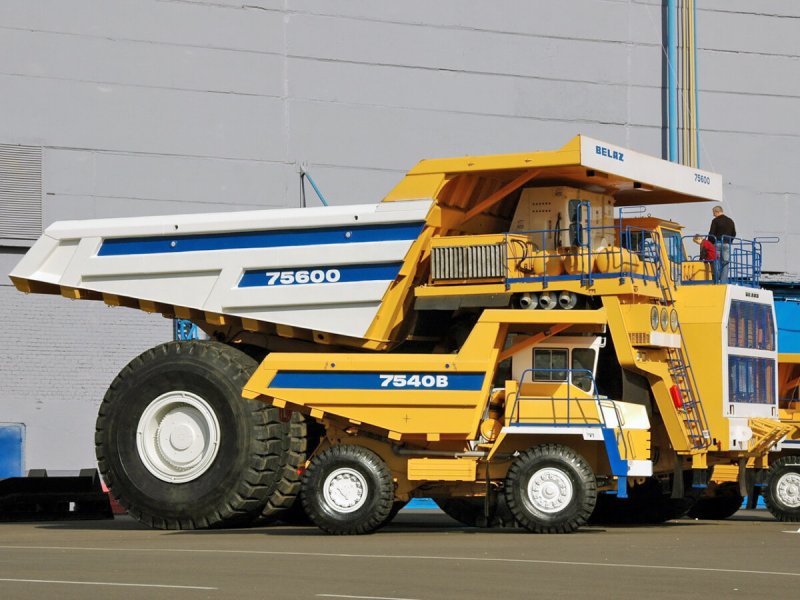 БЕЛАЗ-75600 самосвал
