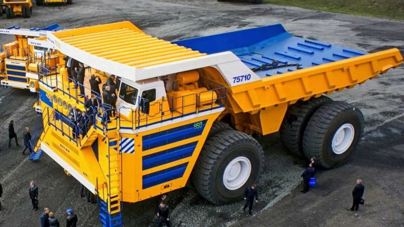 БЕЛАЗ-75710