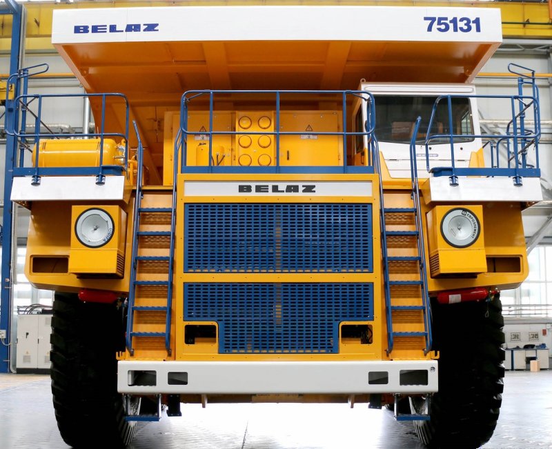 Автосамосвалов БЕЛАЗ-7513