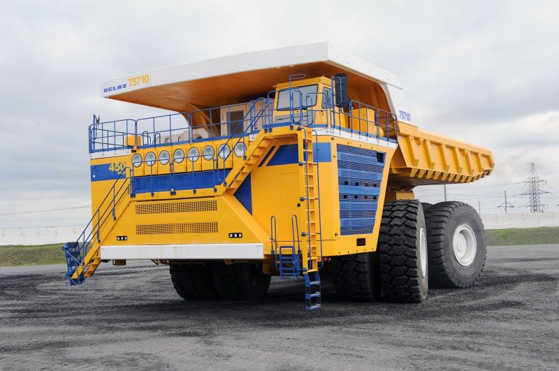 БЕЛАЗ-75710