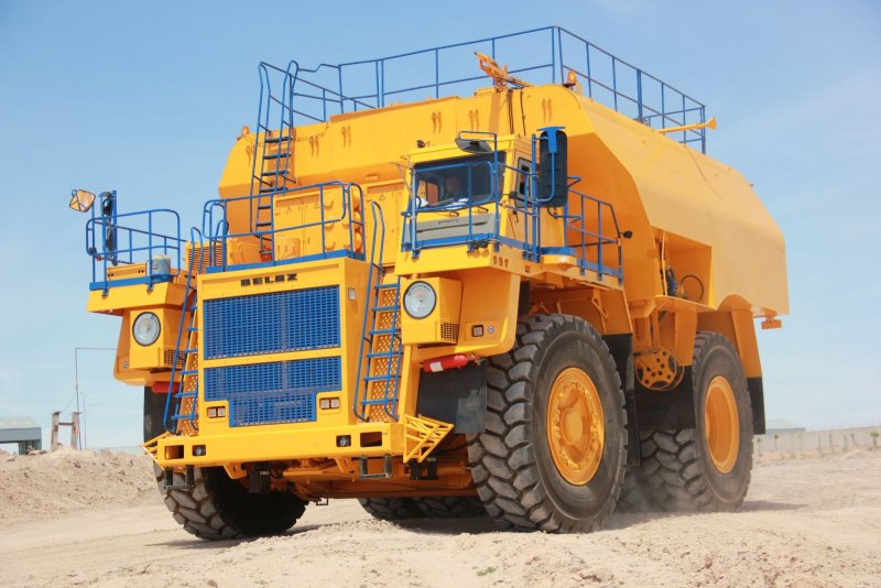 БЕЛАЗ 76135