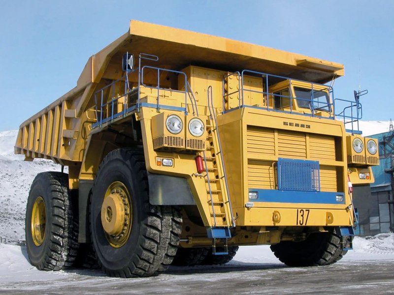 БЕЛАЗ 75600