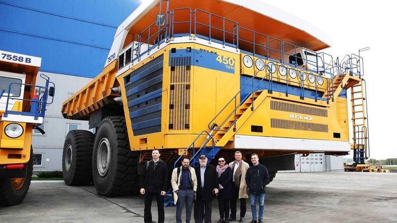 БЕЛАЗ 7558