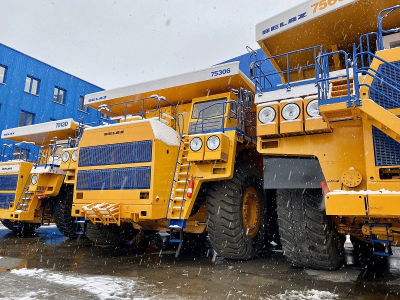БЕЛАЗ 7513r