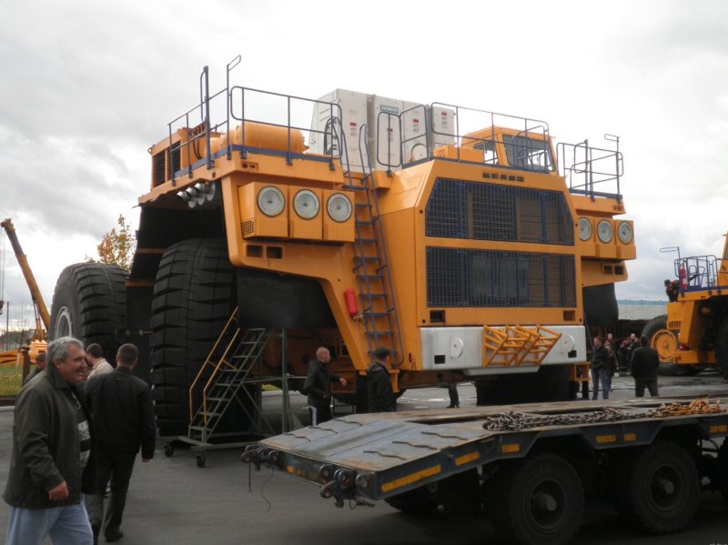 Грузовик БЕЛАЗ 75600