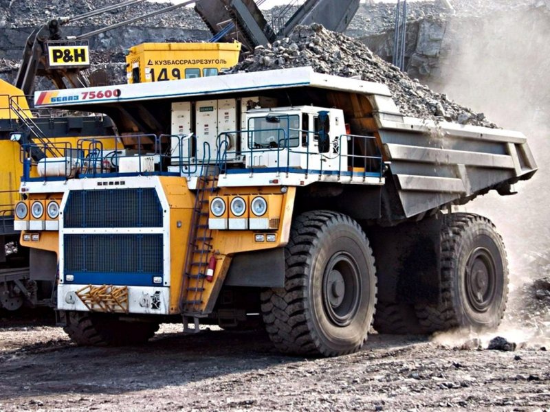 Грузовик БЕЛАЗ 75600