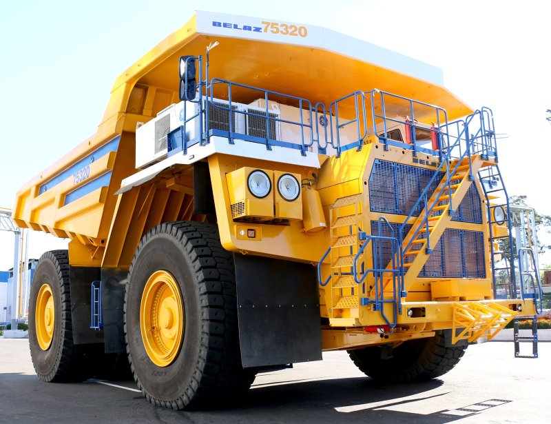 БЕЛАЗ 75320