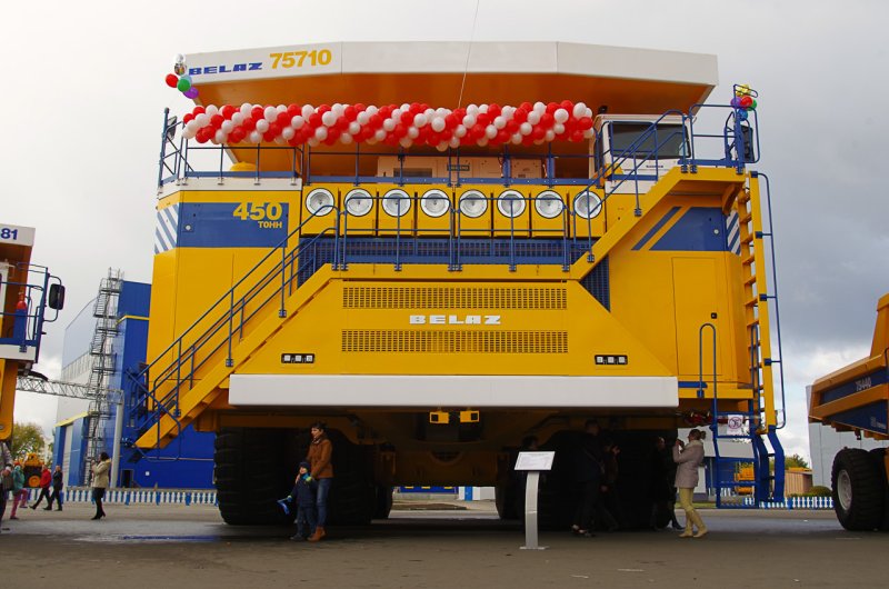 Грузовик БЕЛАЗ 75710