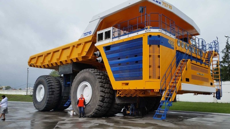 БЕЛАЗ-75710 самосвал
