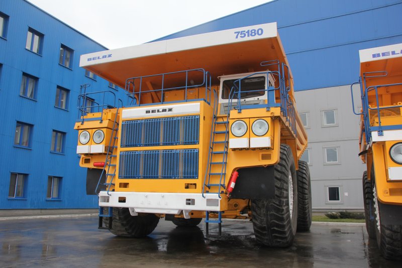 БЕЛАЗ 7518