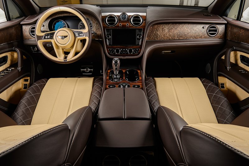 Бентли Bentayga Mulliner салон